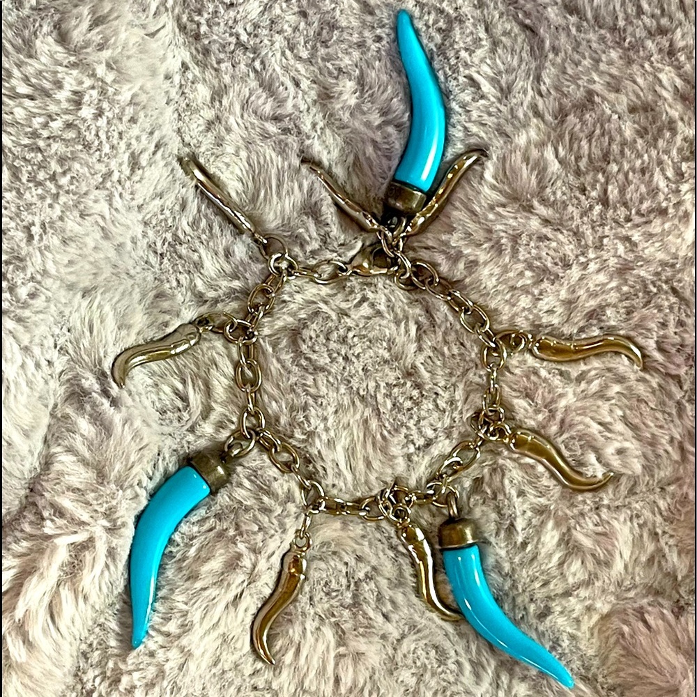 ⛔️FINAL PRICE⛔️Italian faux turquoise horn trinket charm bracelet silver tone-